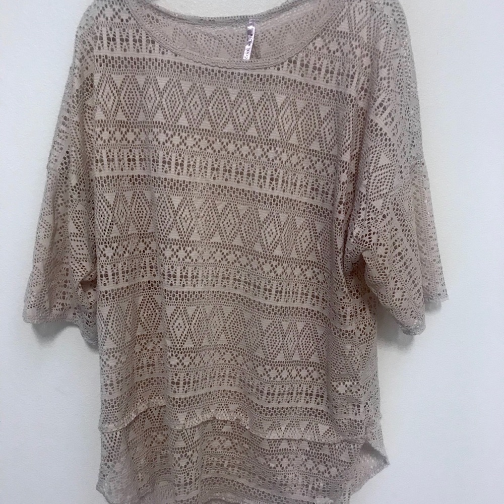 Beige lace raw edge Dolman Top 2X Cool Melon